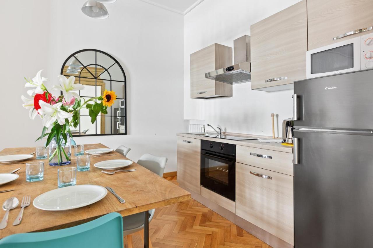 Roomy Duomo & San Babila Apartment Mailand