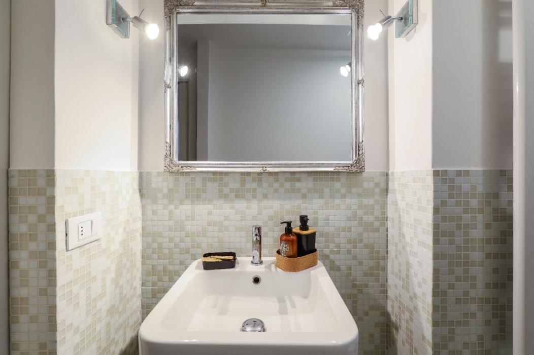 Apartment Paki Nel Cuore Dei Navigli Di