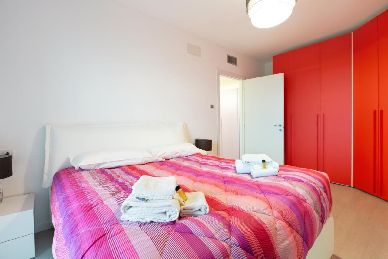 Apartamento Fiera Flat With Garage Milão