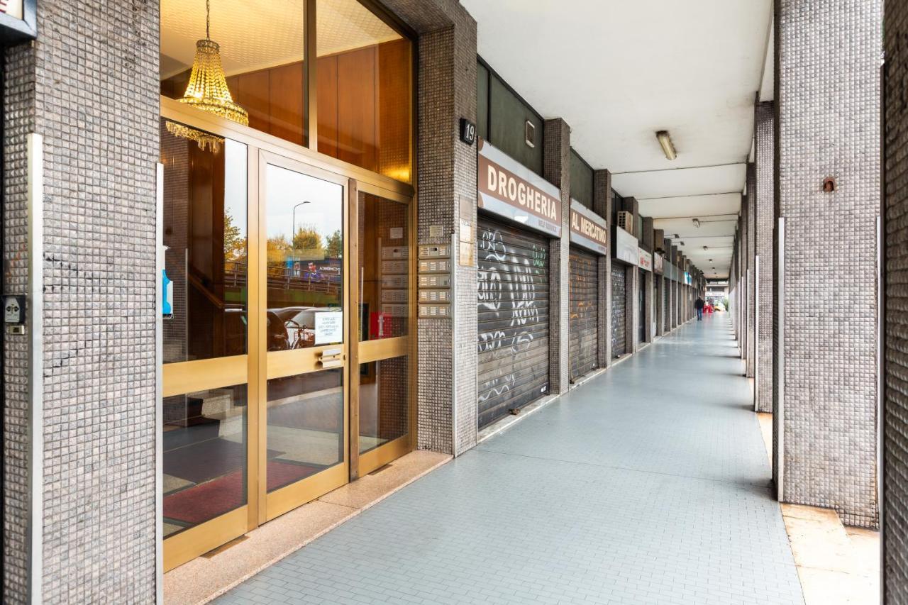 Renovated Flat Subway Yellow Line Apartment