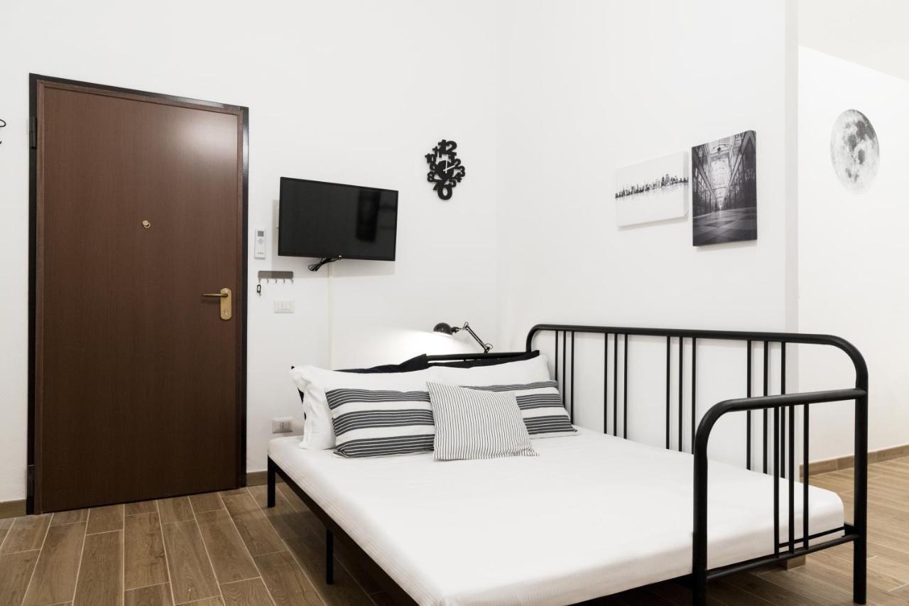 Apartment Hemeras Boutique Homes - 4 Design Near Central Station Milan