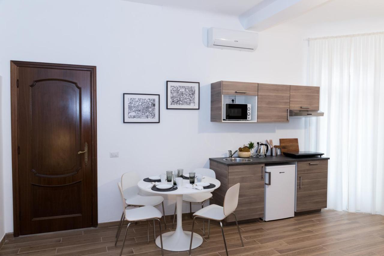 Hemeras Boutique Homes - 4 Design Near Central Station Apartment
