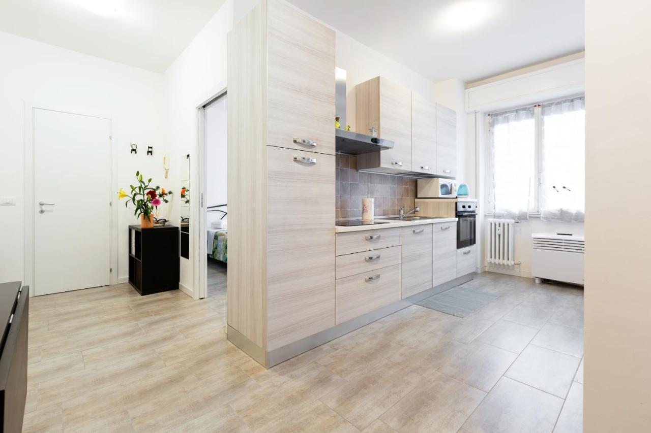 Renovated Flat Subway Yellow Line Apartment