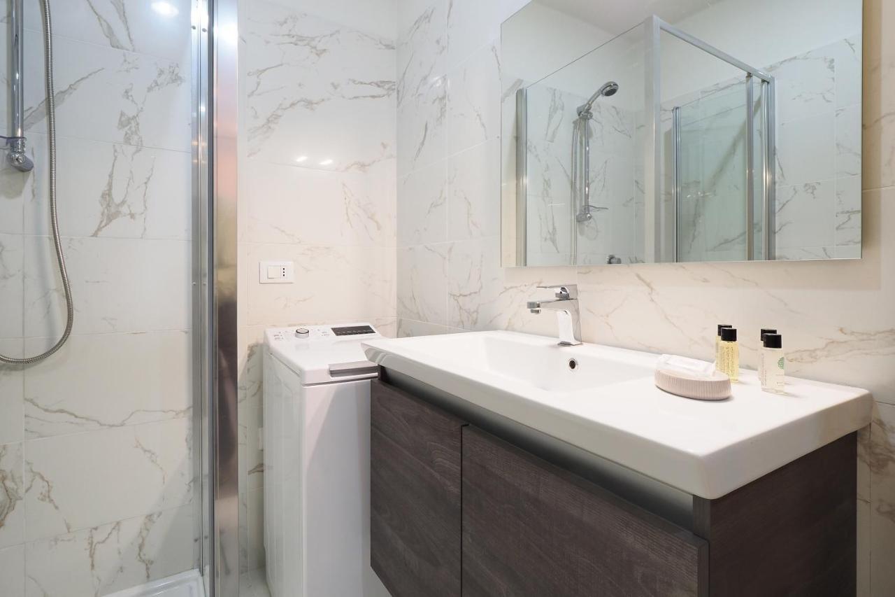 Duomo Luxury - One Bed Apartment Milan