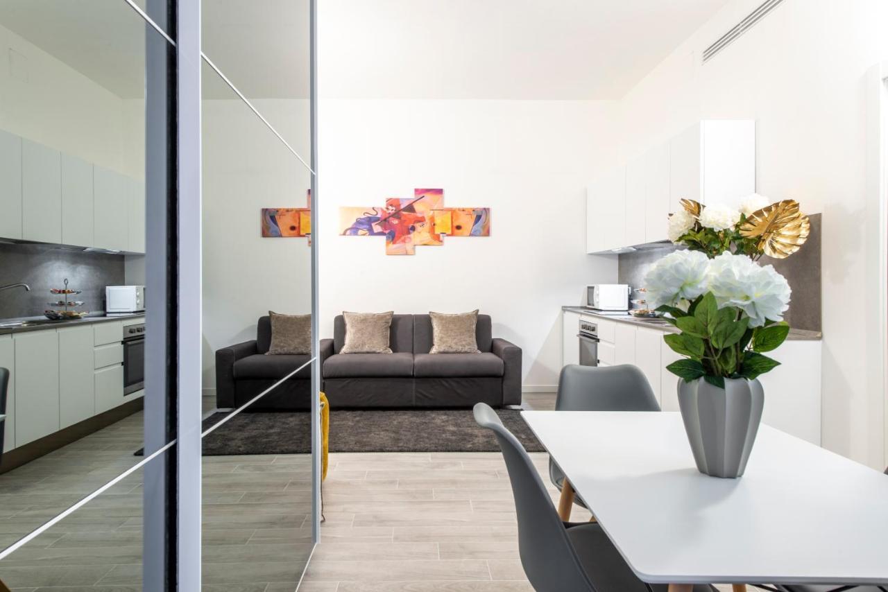 Royal - Centro Apartment Milan