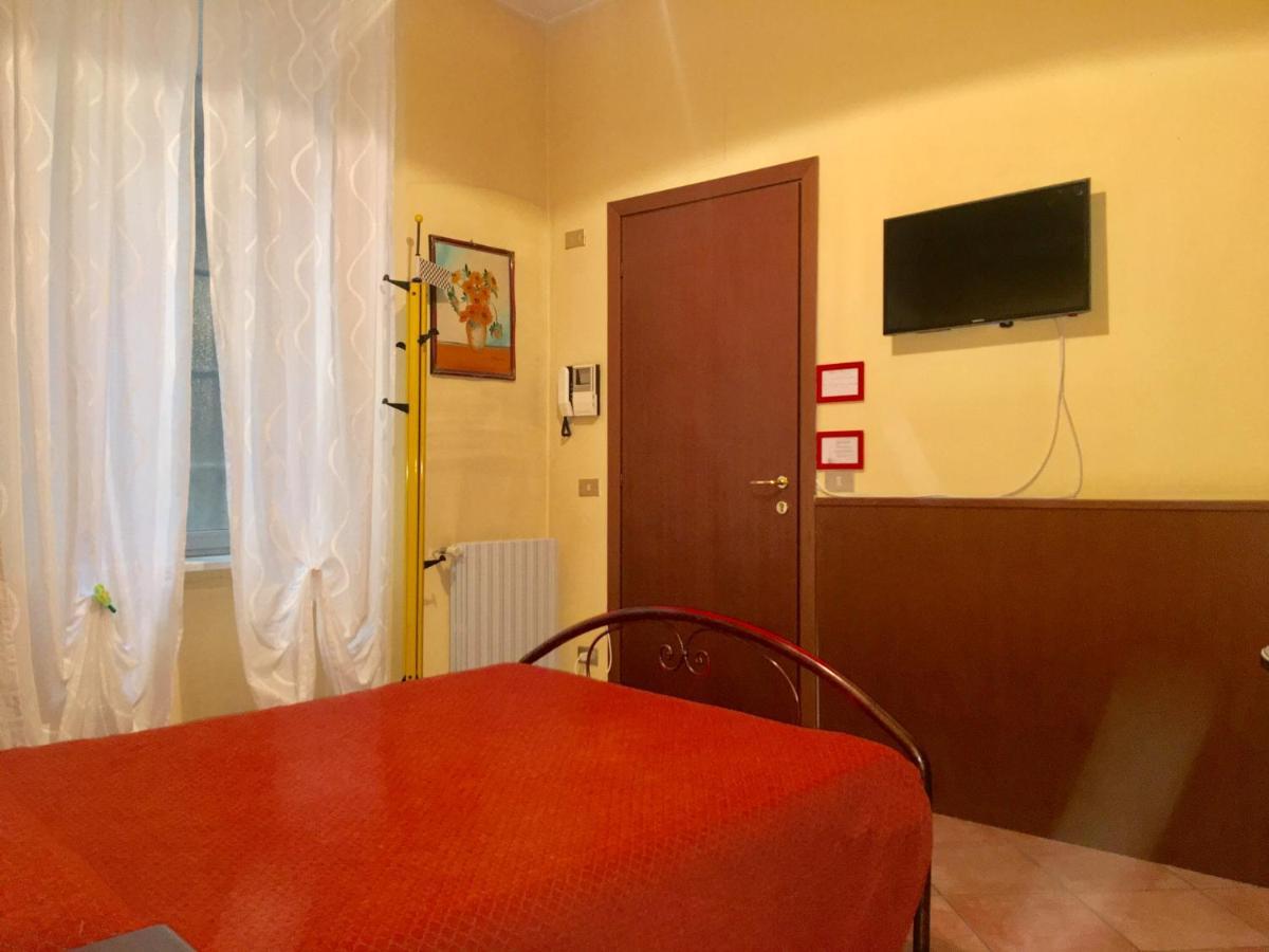 Apartment On The Corner With Piazza Duomo Mailand