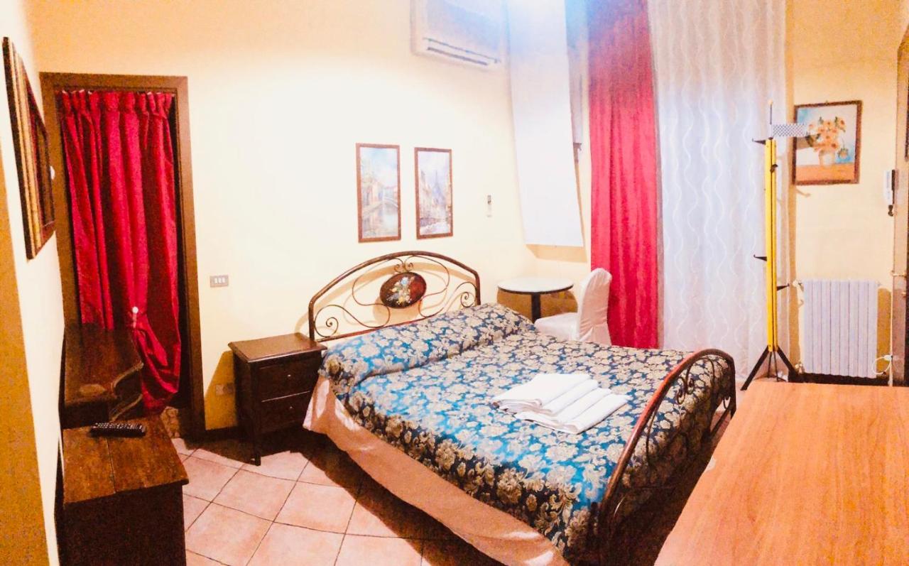 Apartment On The Corner With Piazza Duomo Mailand