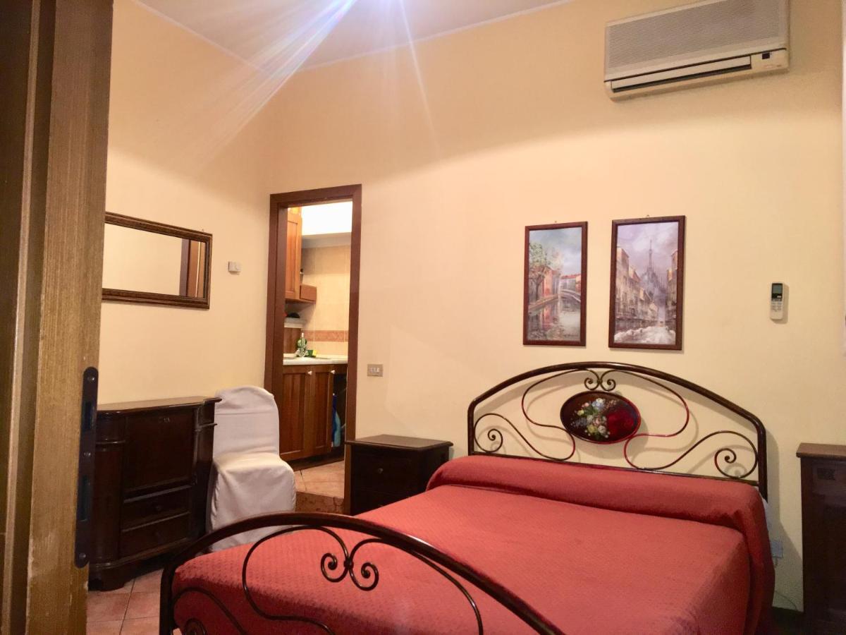 On The Corner With Piazza Duomo Apartment