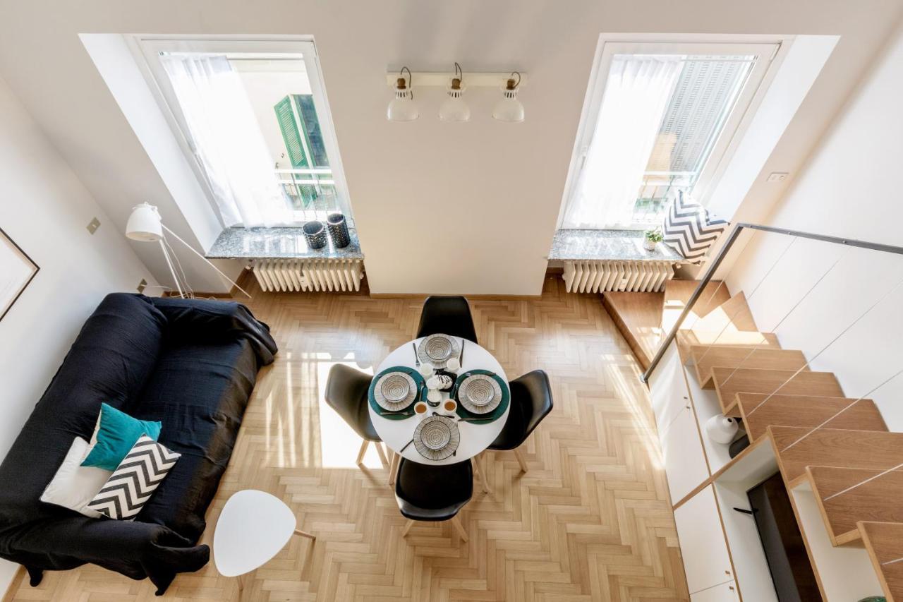 Apartment Modern Simplicity In Centre Mailand