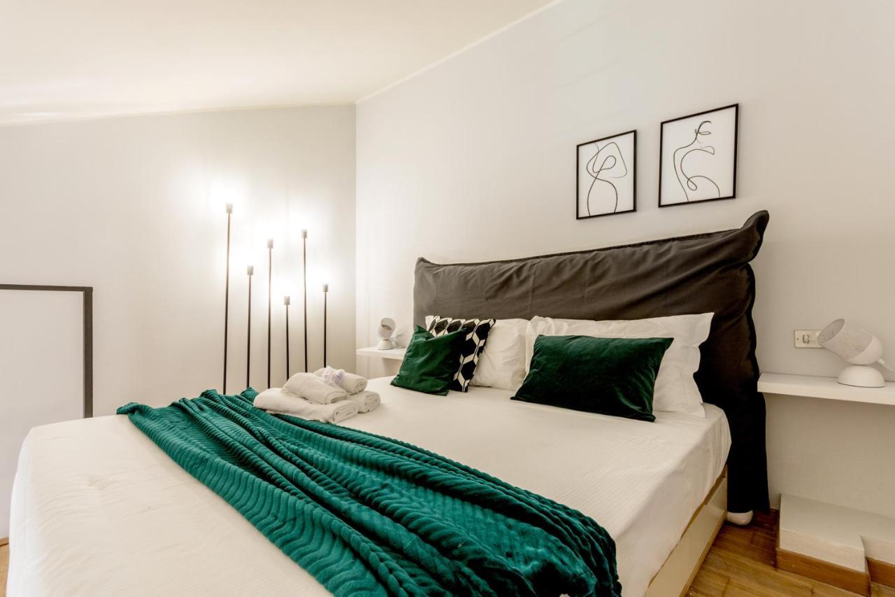 Apartment Modern Simplicity In Centre Mailand