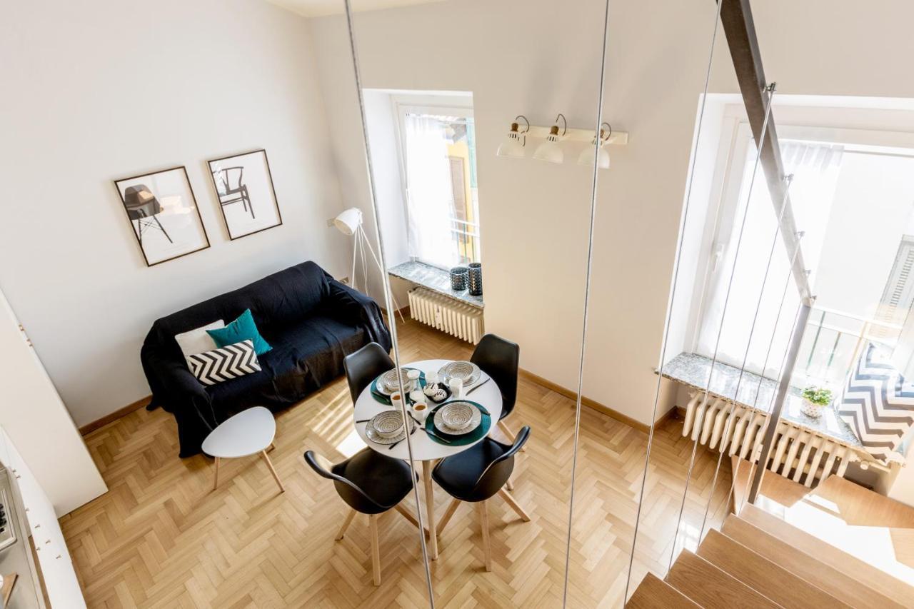 Modern Simplicity In Centre Mailand