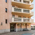 Golden Suite Apartment & Day Use