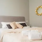 The Best Rent - Lovely Two-Bedroom Apartment Near Bocconi University