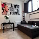 Life Is Beautiful Design Loft Navigli Romolo, Netflix, Wifi, Ac And Street Parking