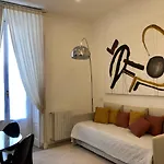 Casa Alberto Da Giussano, Elegante Bilocale In Centro Con Balcone Sul Parco