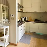 Modern Apartment - Near Isola Distric And Centrale