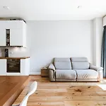 Mico Citylife Luxuryflat, 100M Metro