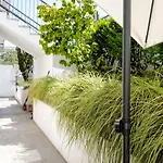 Mico Citylife Luxuryflat, 100M Metro