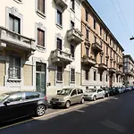 Milano Dateo Balcony Apartment