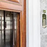 {Porta Venezia-Milano Centrale} Luxury Apartment