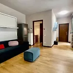 Urban House - Comfy Flat Navigli Milan Center