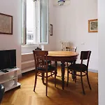 Joivy Deluxe Flat Near City Centre