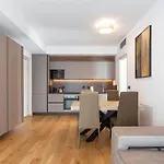 East Garden Lambrate Suite Elegante Moderna