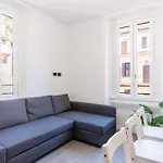 5 Stars Flat, Next To Subway, 3 Stops To Duomo, Ac & Wi-Fi