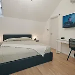 Sant\'Andrea Penthouse By Montenapoleone Living