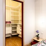 Easy Central Flat