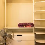 Easy Central Flat