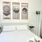 Urban Hub Apartments