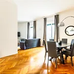 Exclusive 3 Bedrooms Apartment Near Duomo