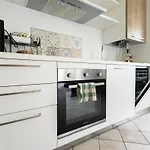 Elegant Naviglio Cool Area Large 5 Pax With Elevator