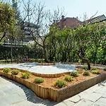 Four Bedroom Villa Near Metro