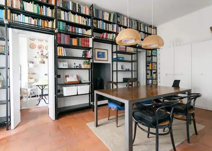 Guesthost - Porta Ticinese Balcony Apartment