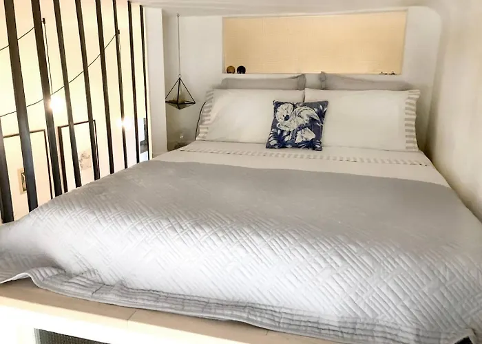 Beautiful Design Flat With Park View, Next To Metro