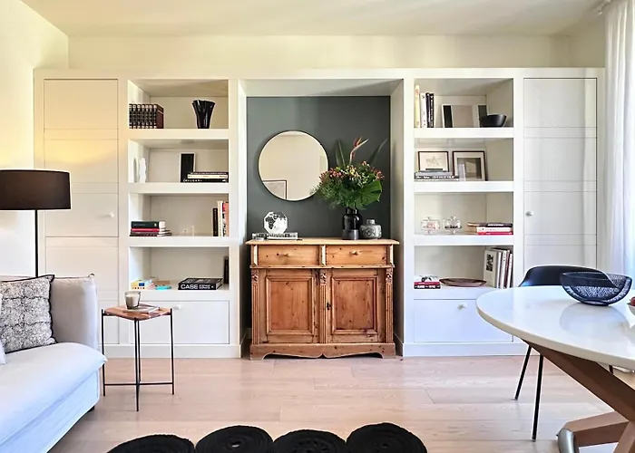 Lily Pads -Elegant Apartment- In The City Center