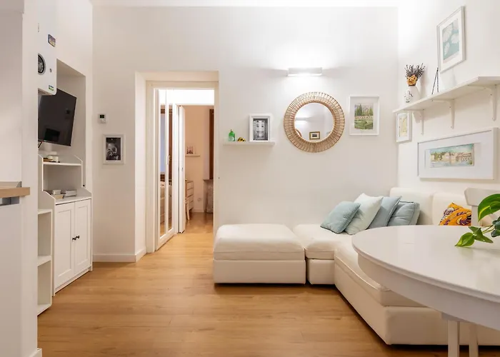 Quiet Apartment Only A Few Steps Away From Mm Ptvenezia