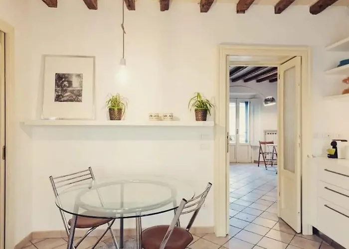 Elegant Naviglio Cool Area Large 5 Pax With Elevator
