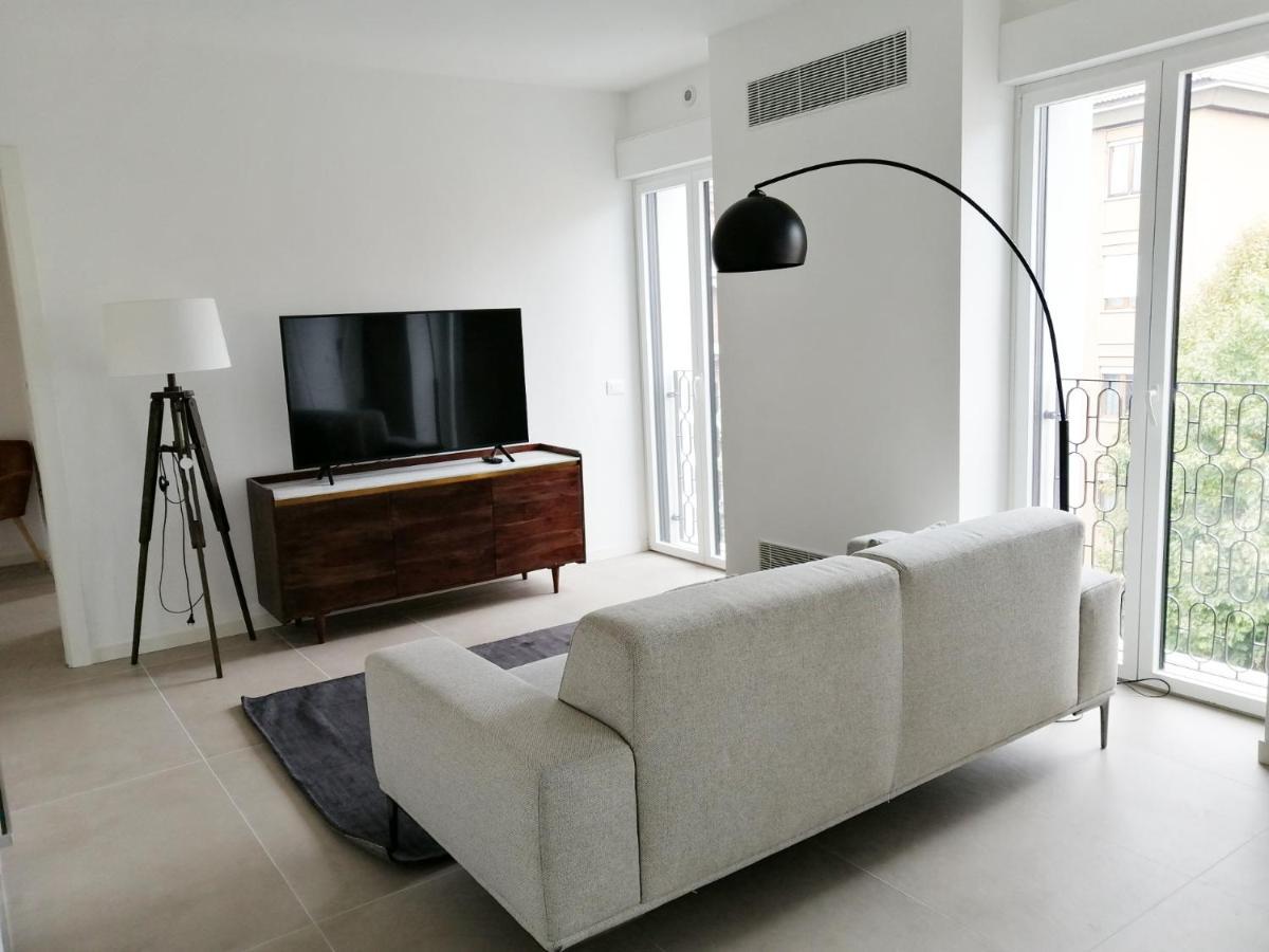Aria Boutique Farneti * Mailand