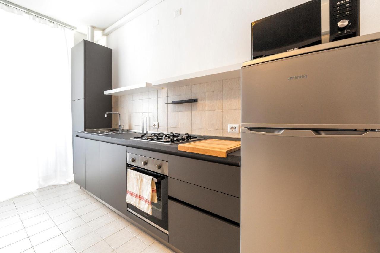 Apartamento Roomy Close To Subway M5! Milão