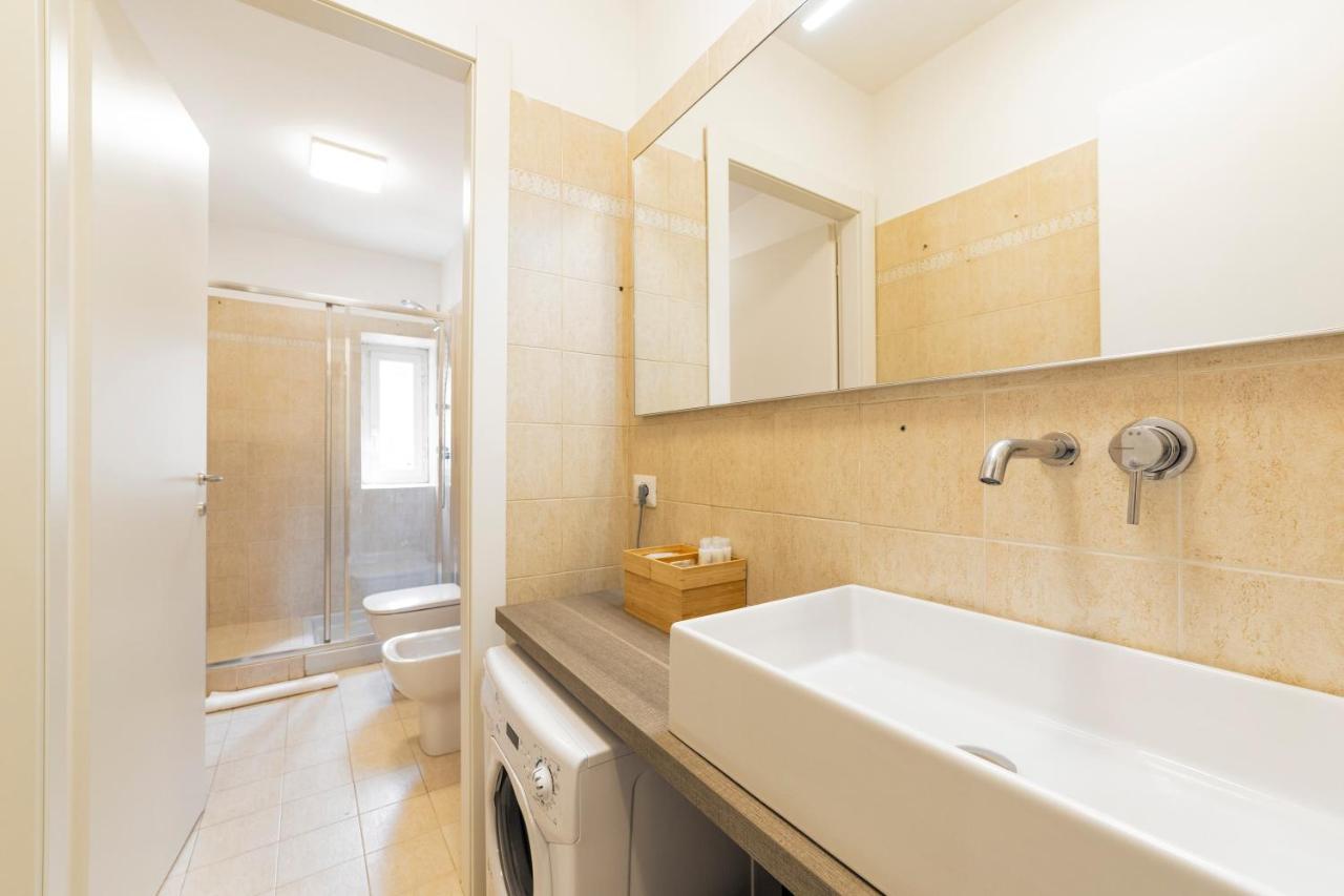 Roomy Close To Subway M5! Milão