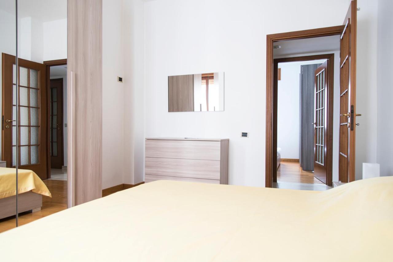 Youhosty - Sacconi 4 Mailand