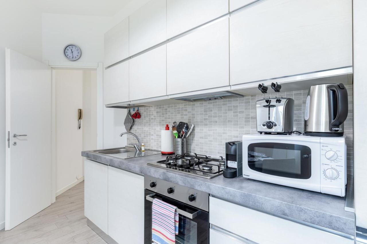 Apartamento Piazza De Angeli M1 Comfortable Flat With Balcony