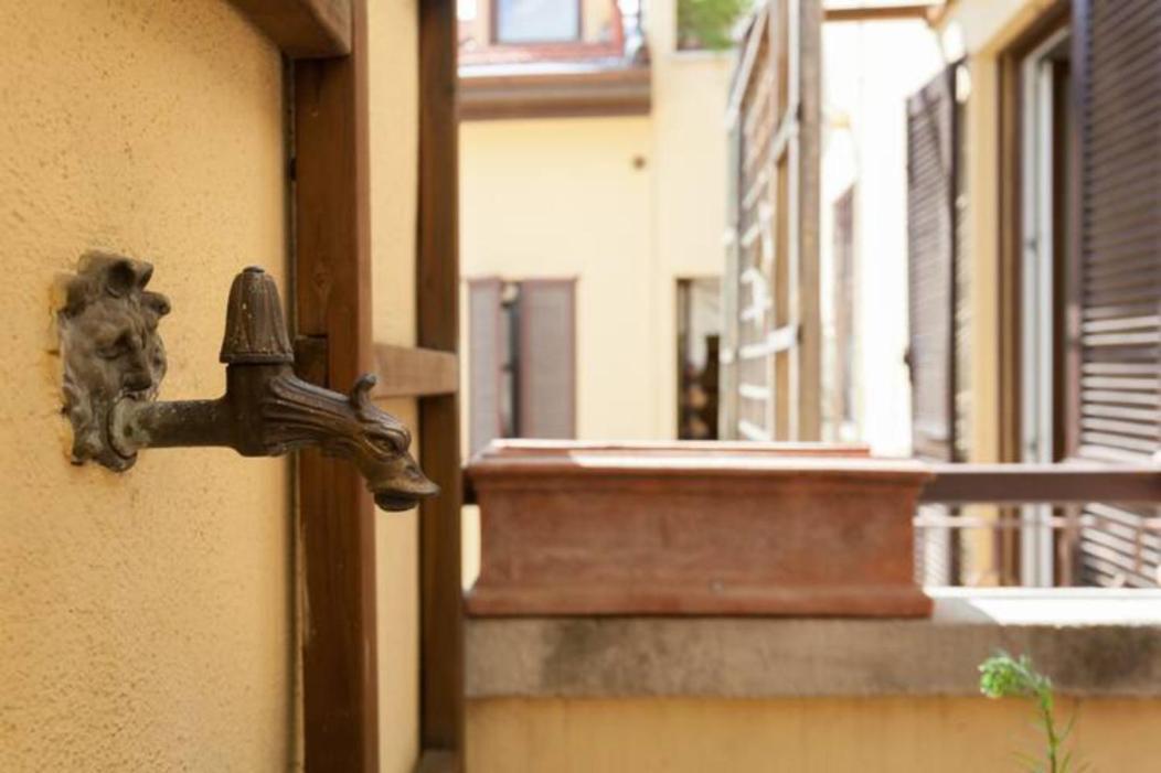 Apartment Guesthost - Porta Ticinese Balcony