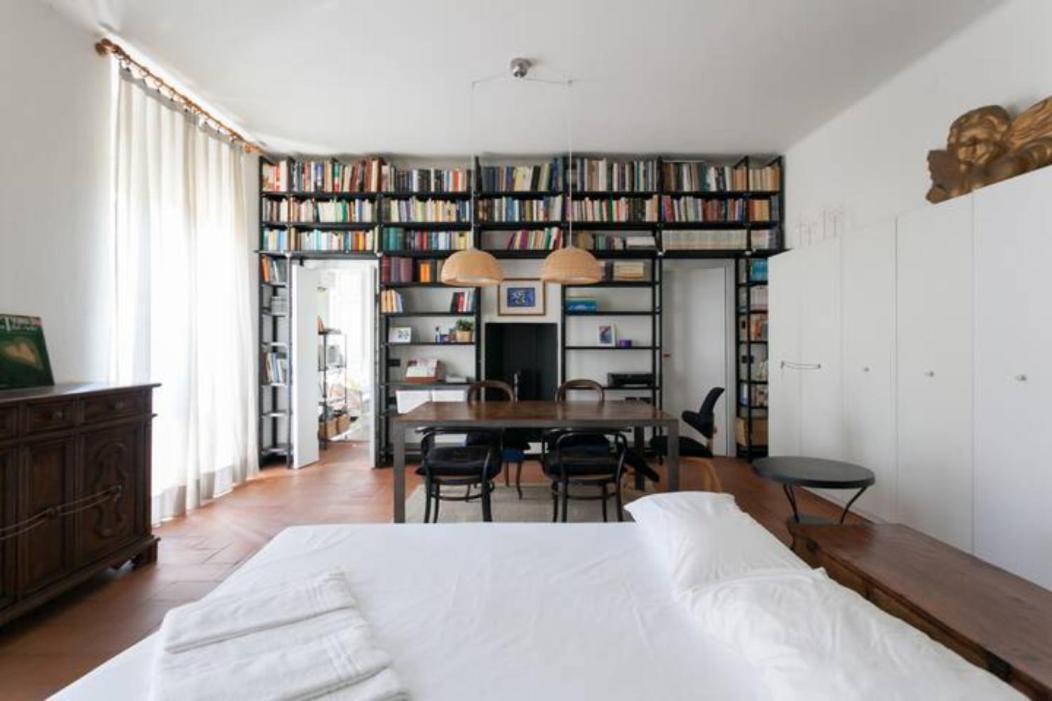 Guesthost - Porta Ticinese Balcony Apartment