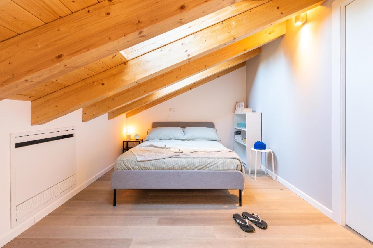 Joivy Contemporary In Historical Giambellino-lorenteggio Apartment Milan