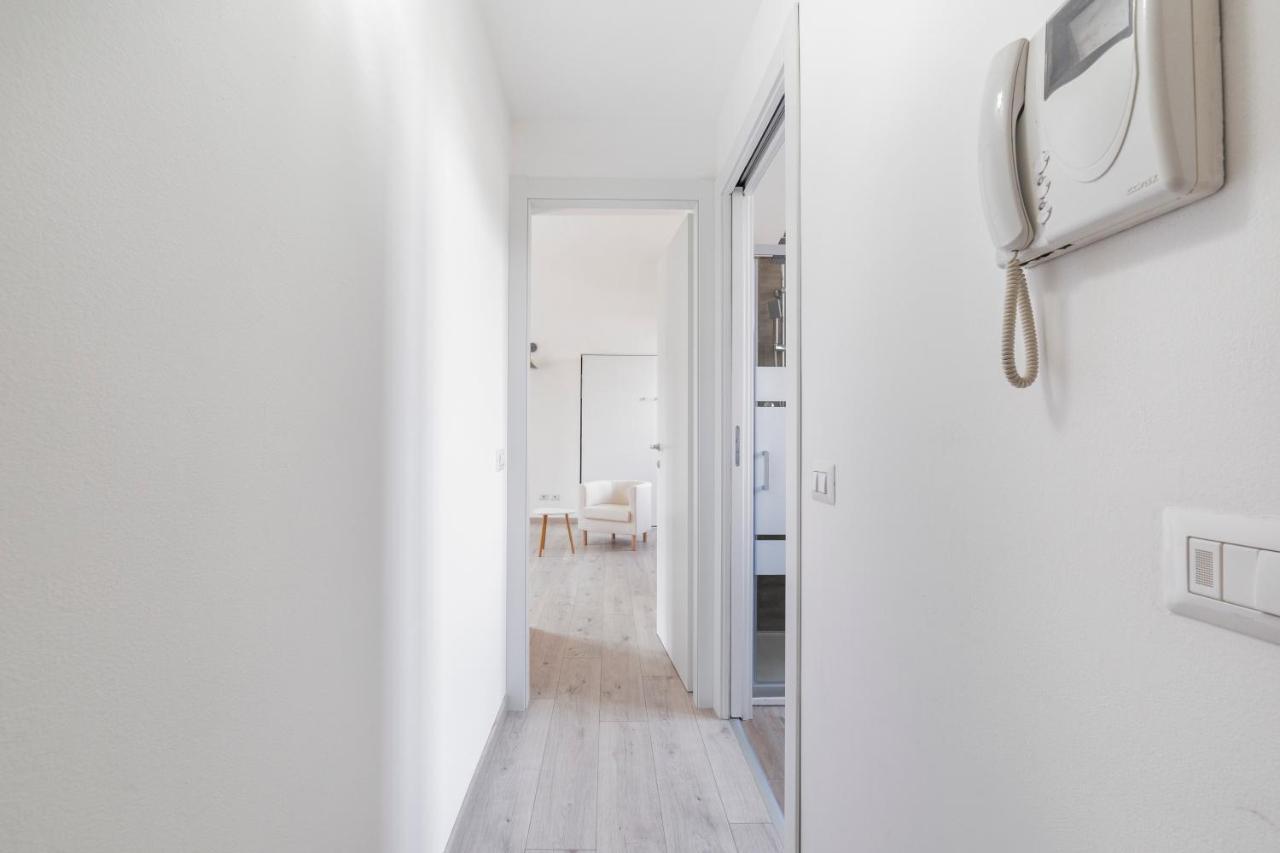 Apartamento Maciachini Renovated Studio! *