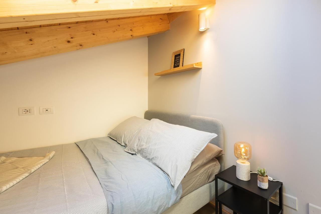 Joivy Contemporary In Historical Giambellino-lorenteggio Apartment